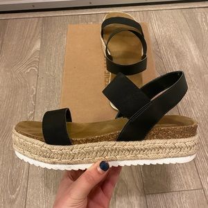 Espadrille sandals